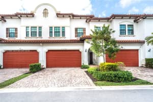 11674 Sw 13th Ln 1674, Pembroke Pines