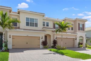 1101 Banyan Dr, Hollywood