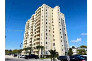 900 Ne 18th Avenue 304, Fort Lauderdale 900 Ne 18th Avenue 304, Fort Lauderdale