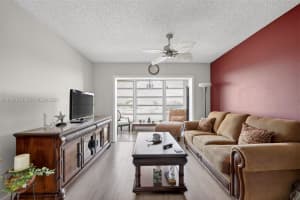 8051 Sunrise Lakes Dr E Apt 307, Sunrise, FL 33322, - MLS#A11987270