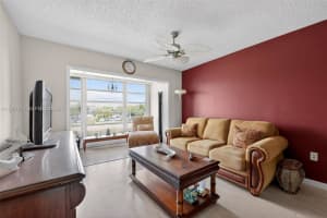 8051 Sunrise Lakes Dr E Apt 307, Sunrise, FL 33322, - MLS#A11987270