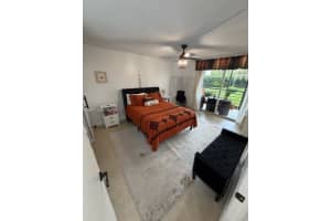 1100 Saint Charles Pl L6 Pembroke Pines, FL 33026 - MLS#A11987273