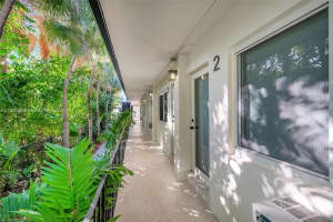 428 Collins Ave , Miami Beach, FL 33139 - MLS#A11987288