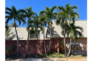 1700 Embassy Dr 204 West Palm Beach, FL 33401 - MLS#A11987384
