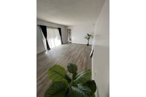 1700 Embassy Dr 204 West Palm Beach, FL 33401 - MLS#A11987384