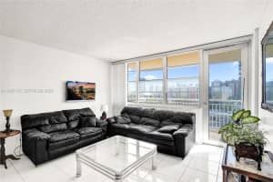 251 174th St 614 Sunny Isles Beach, FL 33160 - MLS#A11987412