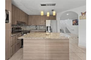 16004 Sw 87th Ter Miami, FL 33193 - MLS#A11987436