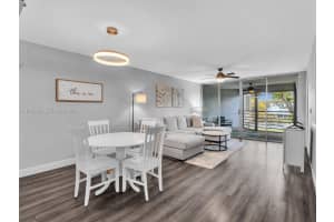 1811 Sabal Palm Dr 307 Davie, FL 33324 - MLS#A11987458