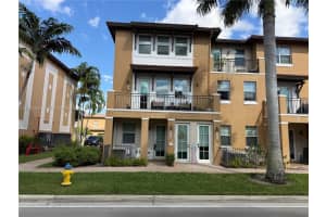 1045 Sw 147th Ave 5609, Pembroke Pines