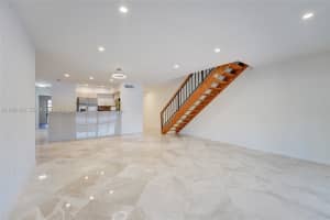 8352 Dundee Ter Miami Lakes, FL 33016 - MLS#A11987485