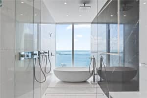 300 Biscayne Blvd Way 5003, Miami