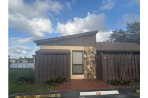 516 Briarwood Cir 1-51 Hollywood, FL 33024 - MLS#A11987639