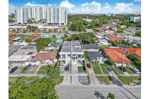 2943 Sw 23rd St, Miami