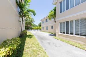 2882 S Le Jeune Rd 2882 Coral Gables, FL 33134 - MLS#A11987658