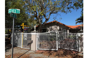 1220 Sw 103rd Ct Miami, FL 33174 - MLS#A11987698