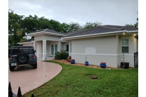 6421 Sw 56th St, South Miami