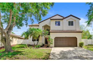 484 Cambridge Dr , Weston, FL 33326 - MLS#A11987845