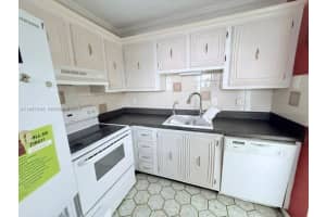 2841 Somerset Dr , Lauderdale Lakes, FL 33311 - MLS#A11987848