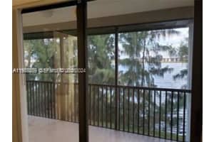 468 206th Ln , Miami, FL 33179 - MLS#A11987879