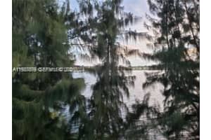 468 206th Ln , Miami, FL 33179 - MLS#A11987879