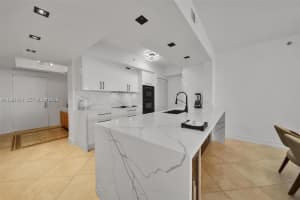 1830 S Ocean Dr 4704 Hallandale Beach, FL 33009 - MLS#A11987974