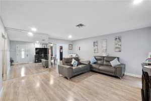 6320 Sherman St , Hollywood, FL 33024 - MLS#A11987996