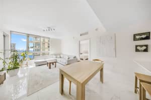 300 S Biscayne Blvd T-2806 Miami, FL 33131 - MLS#A11988035