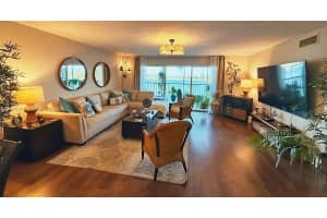 605 Ives Dairy Rd Apt 205-7, Miami, FL 33179, - MLS#A11988047