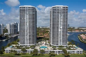 3802 Ne 207th St 1001, Aventura