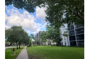 3475 N Country Club Dr 202 Aventura, FL 33180 - MLS#A11988159