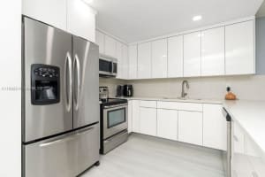 6960 Miami Gardens Dr 2-518, Hialeah