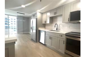 2401 Collins Ave APT 803, Miami Beach, FL 33140, - MLS#A11988231