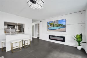 430 Golden Isles Dr 201 Hallandale Beach, FL 33009 - MLS#A11988267