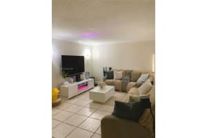 6611 Sw 41st Pl 48, Davie