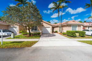677 Nw 129th Way, Pembroke Pines