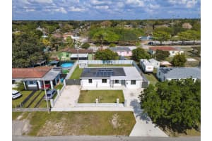 14520 Carver Dr , Miami, FL 33176 - MLS#A11988327