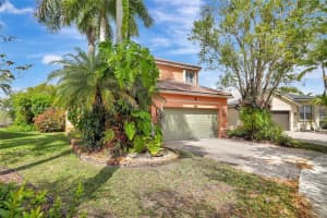 1653 Winterberry Ln Weston, FL 33327 - MLS#A11988343