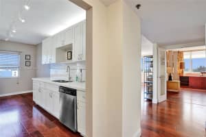 4001 Hillcrest Dr , Hollywood, FL 33021 - MLS#A11988355