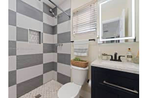 8530 Nw 179th St Hialeah, FL 33015 - MLS#A11988357