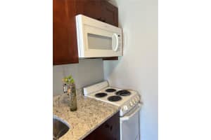 1001 S 22nd Ct East Rear Hollywood, FL 33020 - MLS#A11988377