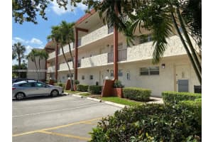 671 S Hollybrook Dr 104, Pembroke Pines