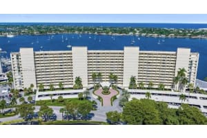136 Lakeshore Dr 511, North Palm Beach