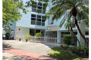 1990 Marseille Dr 402 Miami Beach, FL 33141 - MLS#A11988502