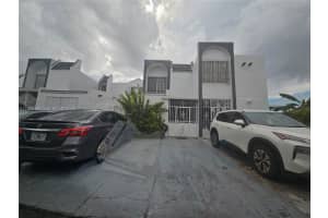 3890 W 8th Way 40, Hialeah