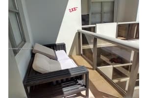 6039 Collins Ave , Miami Beach, FL 33140 - MLS#A11988609