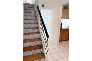 2750 W 76th St 208, Hialeah