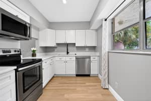 7000 Nova Dr , Davie, FL 33317 - MLS#A11988633