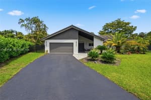 395 Nw 89th Ln, Coral Springs