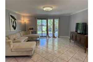 1211 Ne 27th Ave Pompano Beach, FL 33062 - MLS#A11988920