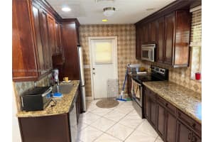 1211 Ne 27th Ave Pompano Beach, FL 33062 - MLS#A11988920